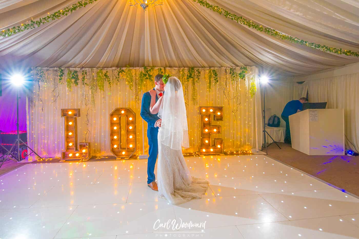 048-Swansea-Wedding-Photographer-Marquee-Weddings.jpg